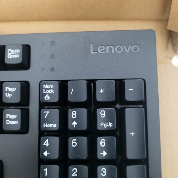 Lenovo Sleek Black Wired Keyboard Model KU1619 - Picture 5 of 6